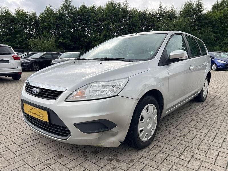 Gebraucht Ford Focus Style 80 PS (58 kW) 2009 Silber Limousine