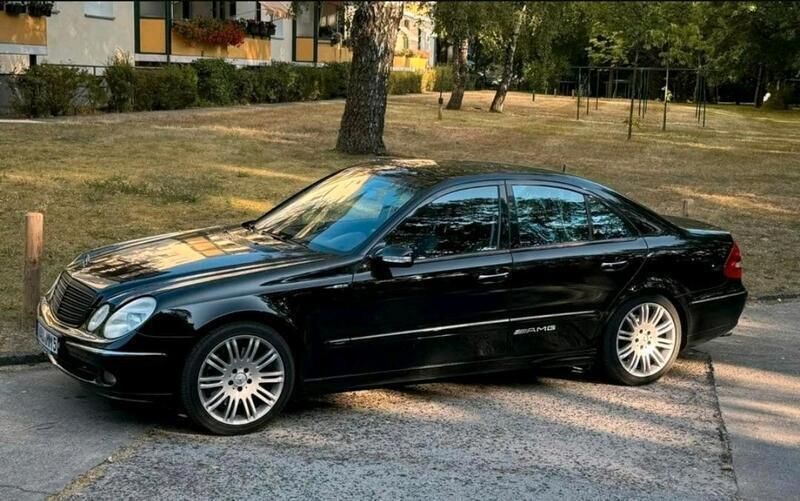 Schwarz Gebraucht 2005 Mercedes E350 Avantgarde Limousine | 6.300 € (Fairer Preis) - Bild 1/2
