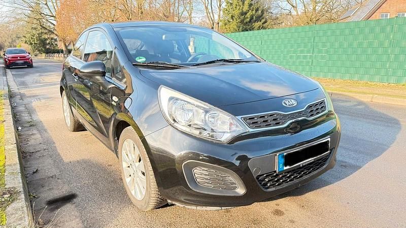 Gebraucht Kia Rio Edition 7 109 PS (80 kW) 2013 Schwarz Limousine