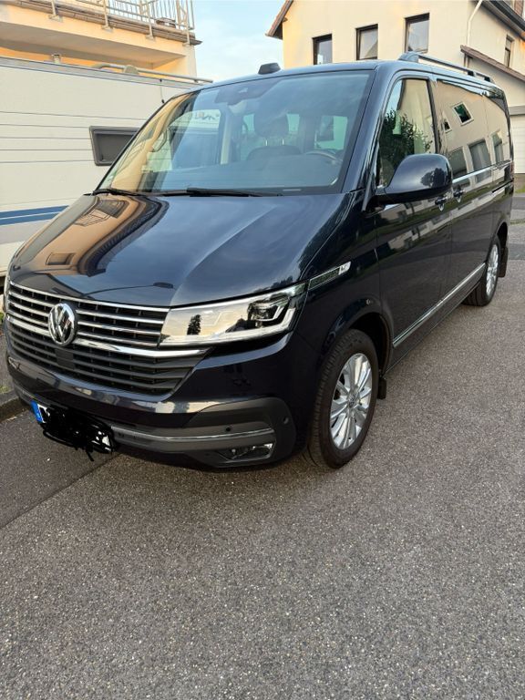 Blau Gebraucht 2021 VW Multivan Highline Van / Kleinbus | 49.990 € (Fairer Preis) - Bild 1/4