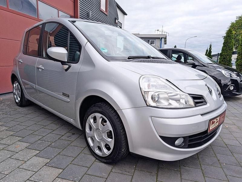 Second-hand Renault Modus 75 CP (55 kW) 2011 Argintiu Monovolum