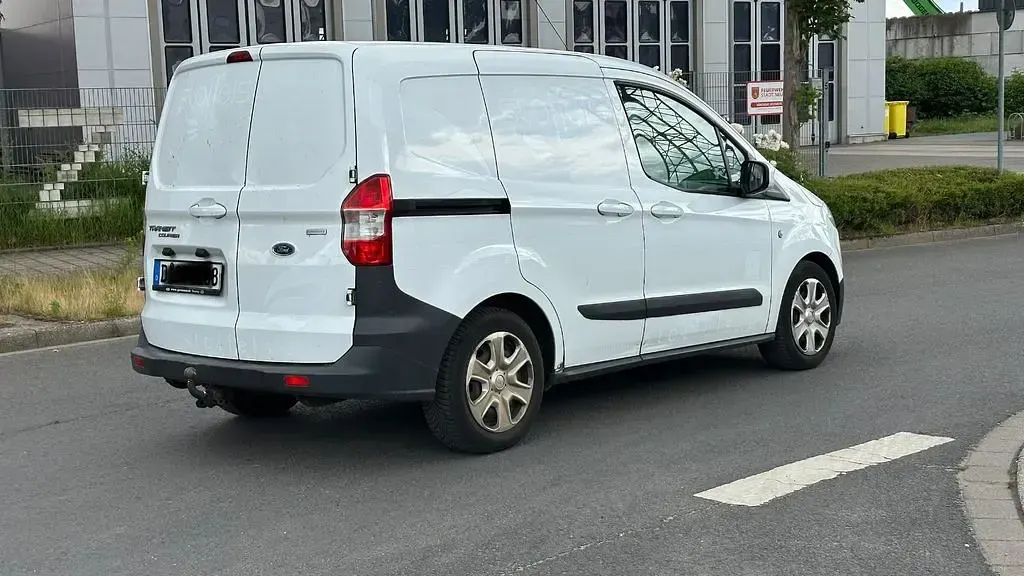 Gebraucht Ford Transit 101 PS (74 kW) 2018 Weiß Limousine