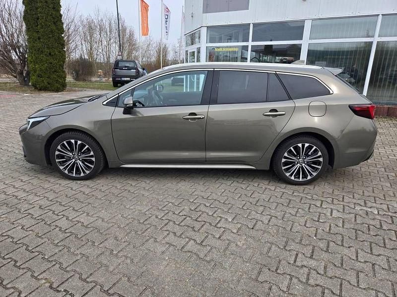 Gebraucht Toyota Corolla Style 140 PS (102 kW) 2025 Braun Limousine
