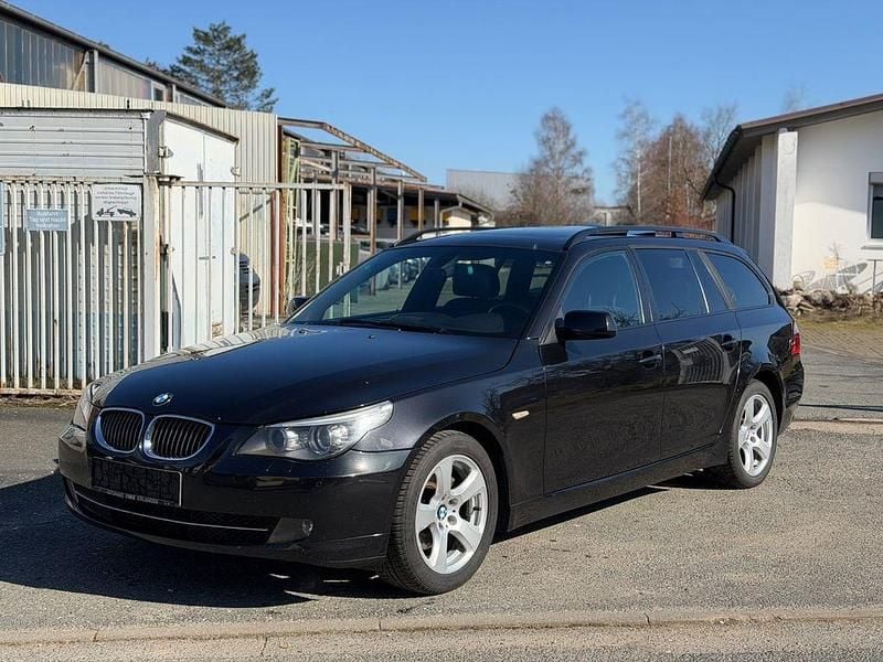 Gebraucht BMW 525 Lifestyle 197 PS (144 kW) 2009 Schwarz Kombi