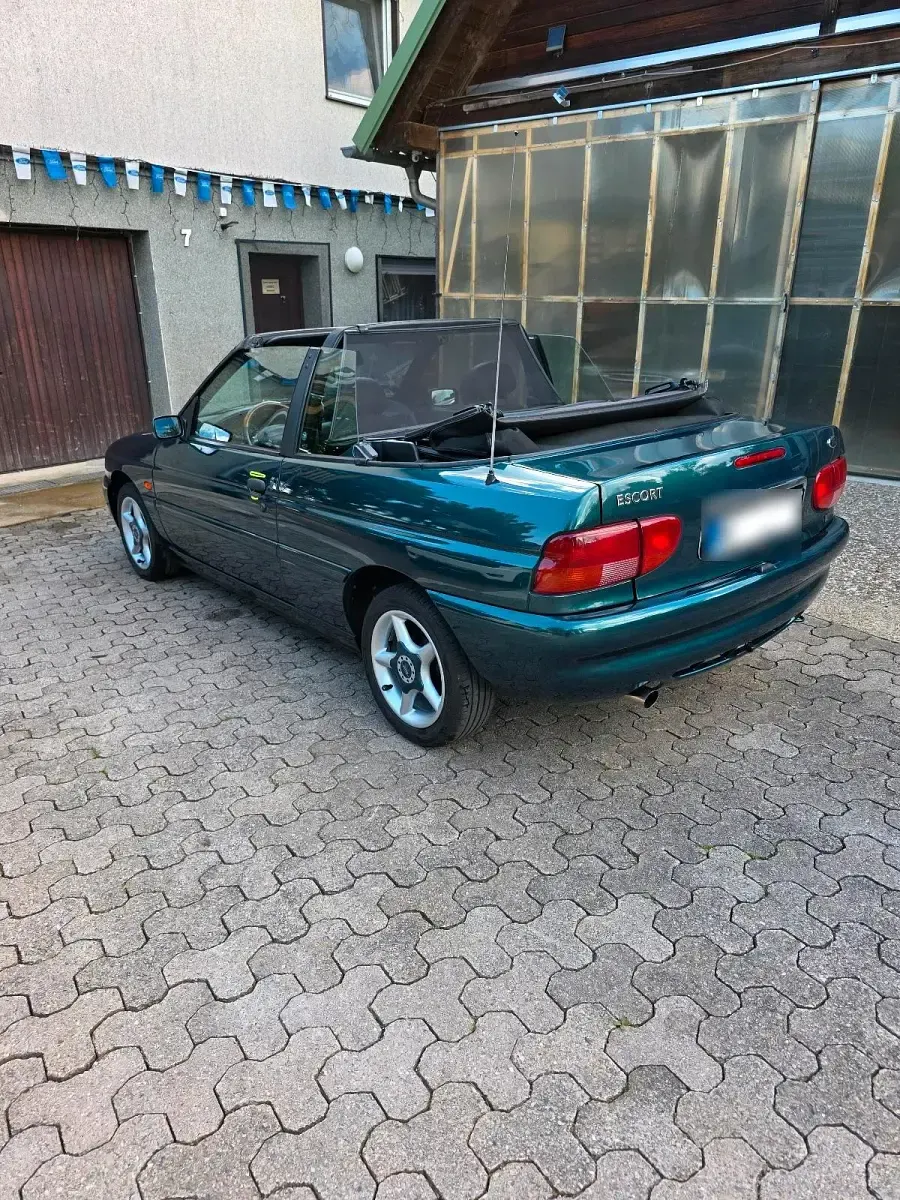 Gebraucht Ford Escort Cabriolet 90 PS (66 kW) 1997 Grün Cabrio