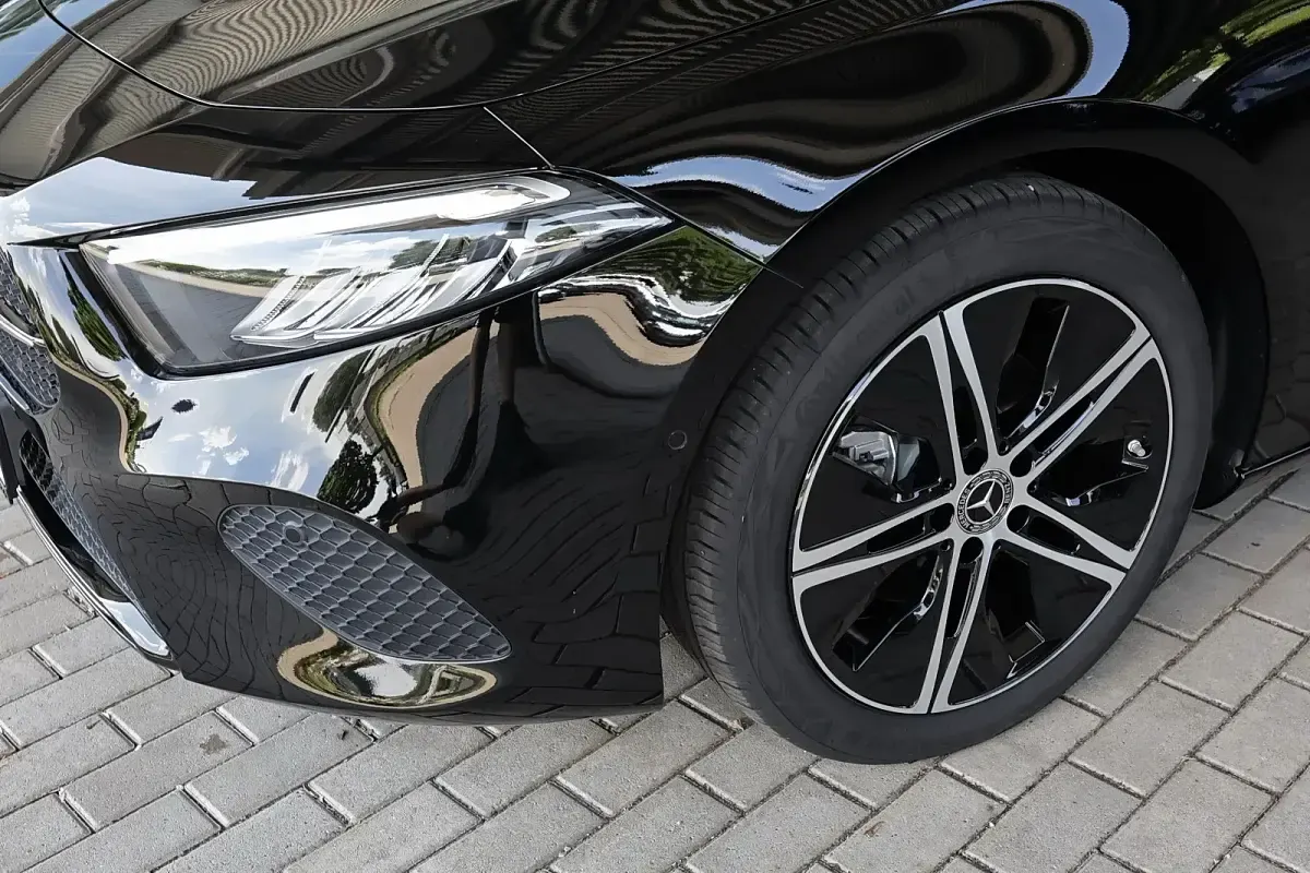 Gebraucht Mercedes A200 Progressive 163 PS (119 kW) 2026 Unilack nachtschwarz Limousine