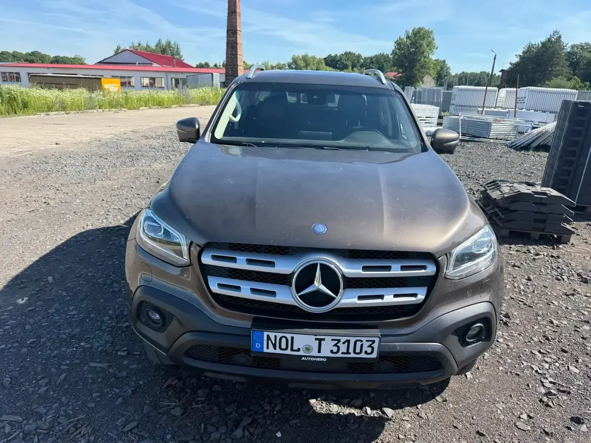 Gebraucht Mercedes X250 190 PS (139 kW) 2018 Braun Pickup