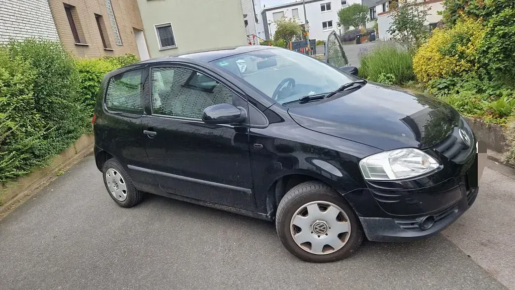 Gebraucht VW Fox 54 PS (39 kW) 2006 Schwarz Kleinwagen