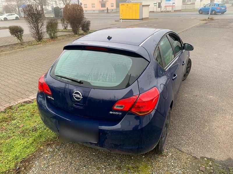 Blau Gebraucht 2010 Opel Astra Limousine | 990 € (Superpreis) - Bild 1/4