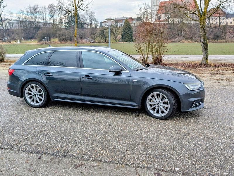 Gebraucht Audi A4 Sport 218 PS (160 kW) 2016 Grau Kombi