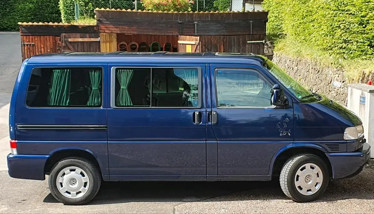 Gebraucht VW Multivan 102 PS (75 kW) 1999 Blau Van / Kleinbus