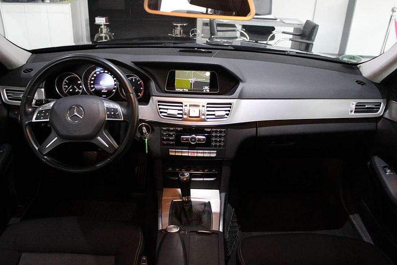 Gebraucht Mercedes E250 204 PS (150 kW) 2013 Blau Kombi