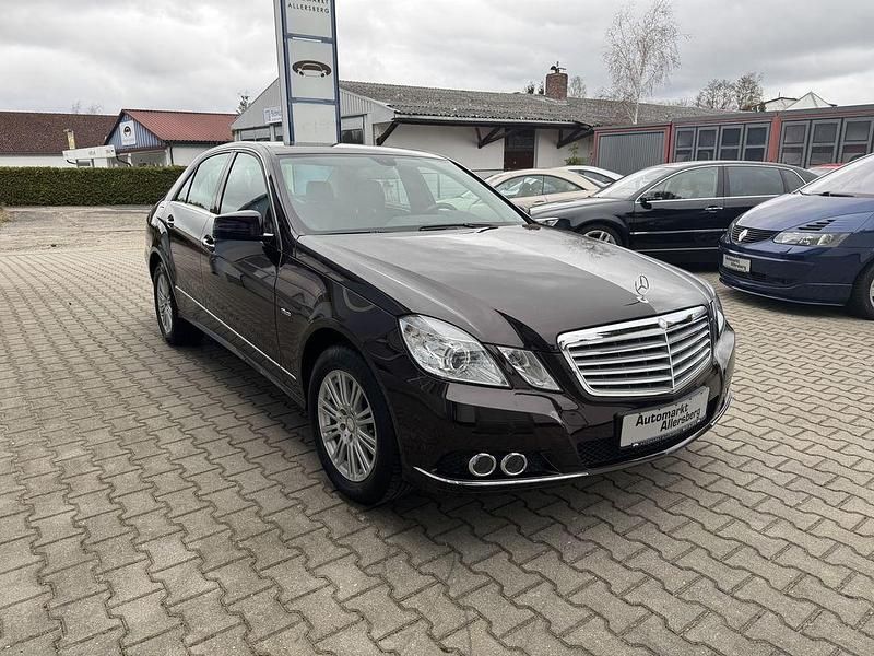 Gebraucht Mercedes E250 204 PS (150 kW) 2009 Braun Limousine