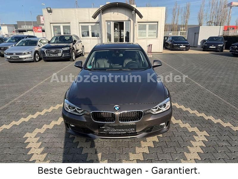 Gebraucht BMW 328 Comfort Edition 245 PS (180 kW) 2013 Havanna Limousine