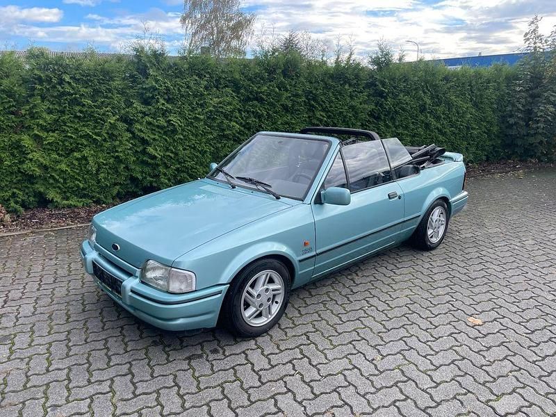 Grün Gebraucht 1989 Ford Escort Cabriolet Cabrio | 5.430 € - Bild 1/4