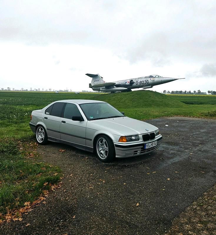 Silber Gebraucht 1991 BMW 316 Limousine | 2.700 € - Bild 1/4