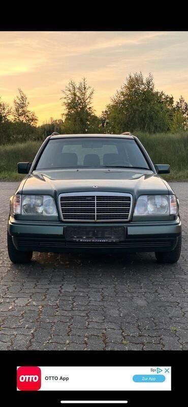 Grün Gebraucht 1994 Mercedes 220 Sportline Kombi | 6.499 € - Bild 1/4