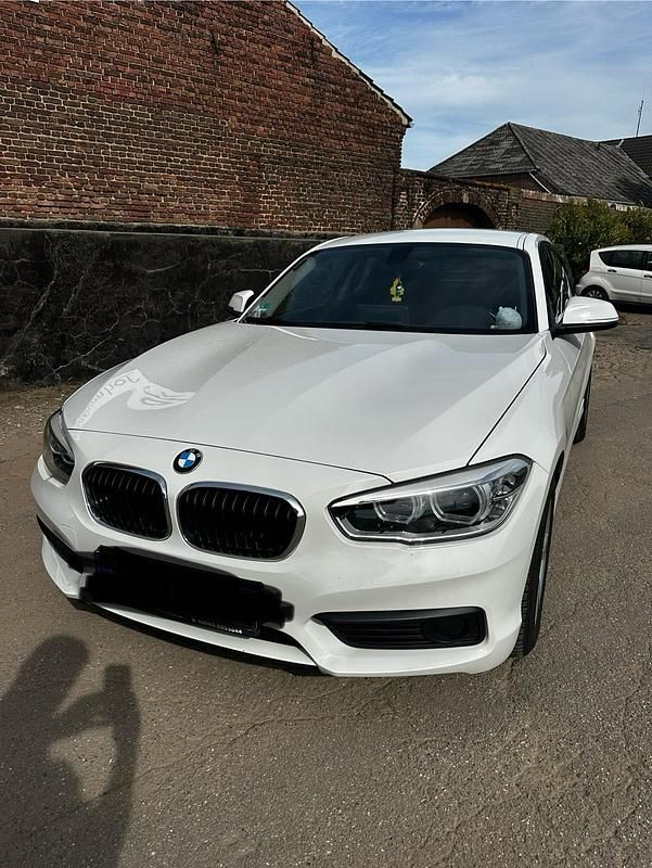 Weiß Gebraucht 2015 BMW 116 Kleinwagen | 8.999 € (Guter Preis) - Bild 1/4
