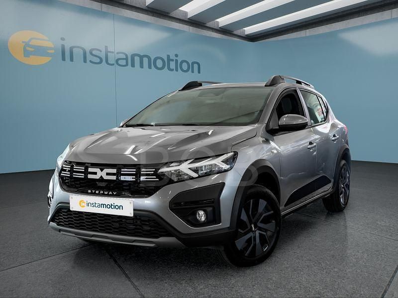Grau Gebraucht 2025 Dacia Sandero Stepway Kleinwagen | 17.849 € (Fairer Preis) - Bild 1/4