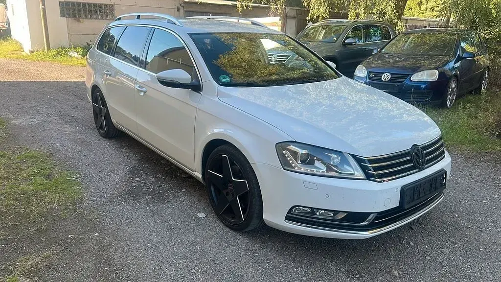 Gebraucht VW Passat Highline 160 PS (117 kW) 2011 Weiß Kombi