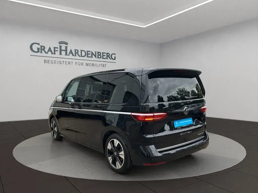 Gebraucht VW Multivan Style 177 PS (130 kW) 2025 Deep black perleffekt Van / Kleinbus