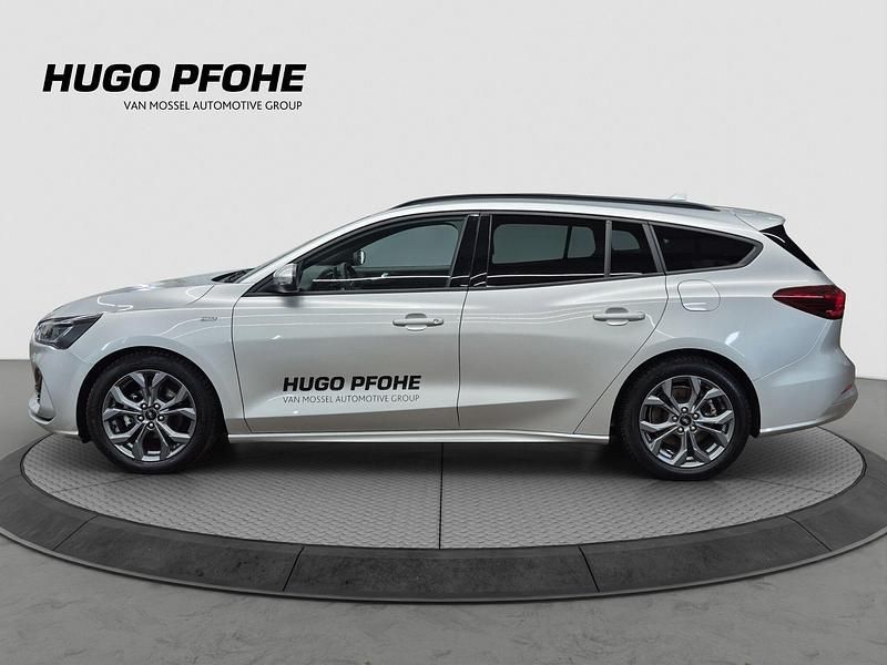 Gebraucht Ford Focus ST-Line 116 PS (85 kW) 2023 Moondust silver metallic Kombi
