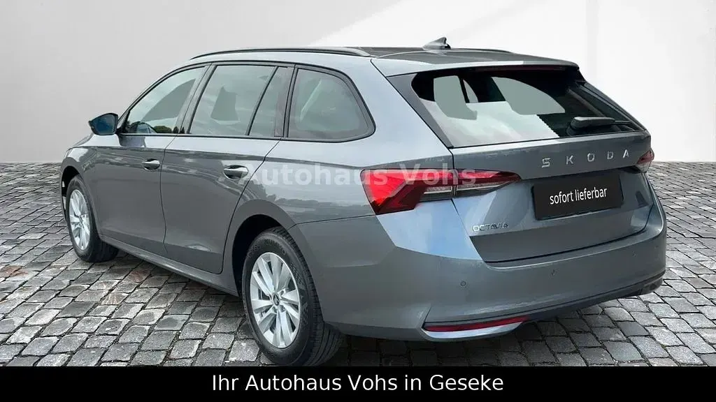 Neu Skoda Octavia Selection 150 PS (110 kW) 2025 Grau Kombi