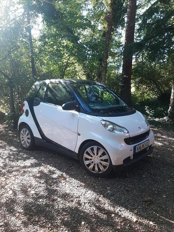 Weiß Gebraucht 2008 Smart ForTwo Coupé Coupé | 2.600 € - Bild 1/3
