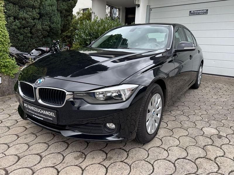 Schwarz Gebraucht 2013 BMW 316 Limousine | 8.880 € (Guter Preis) - Bild 1/4