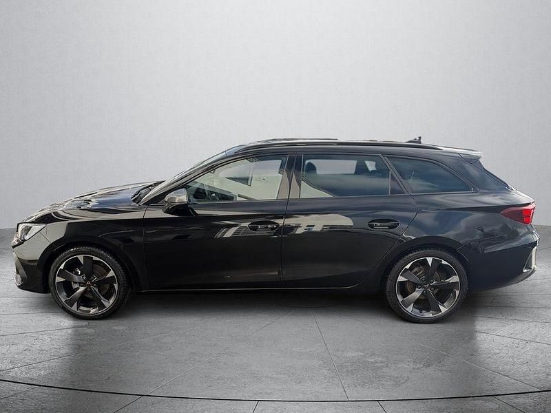 Second-hand Cupra Leon 150 CP (110 kW) 2025 Negru Break