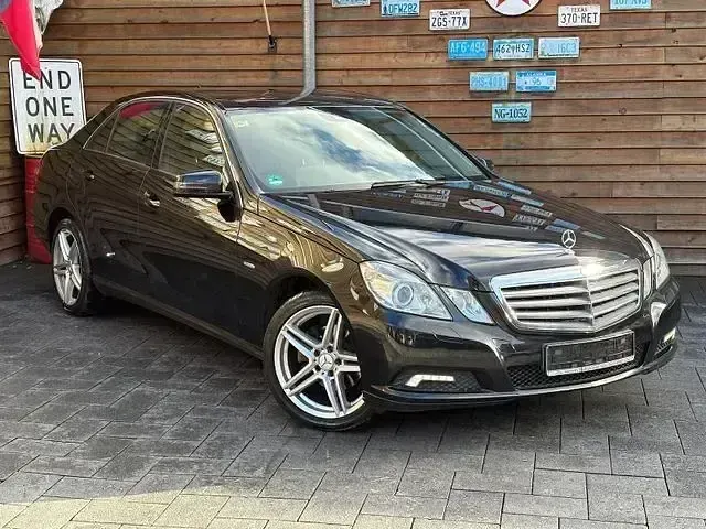 Usata Mercedes E220 170 CV (125 kW) 2010 Nero Berlina