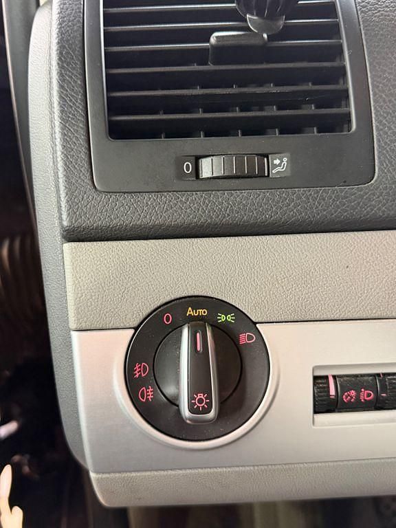 Usado VW Multivan 179 CV (131 kW) 2014 Marrón Monovolumen