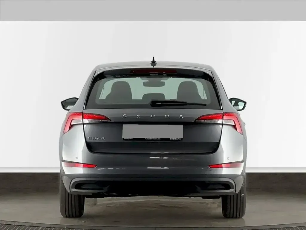 Gebraucht Skoda Scala Selection 116 PS (85 kW) 2025 Grau Kleinwagen
