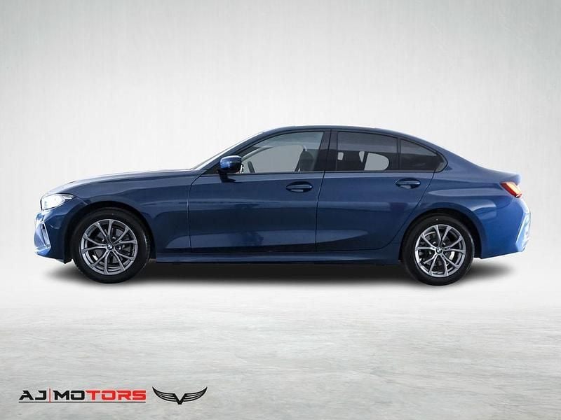 Gebraucht BMW 320 Sport Line 190 PS (139 kW) 2024 Blau Limousine