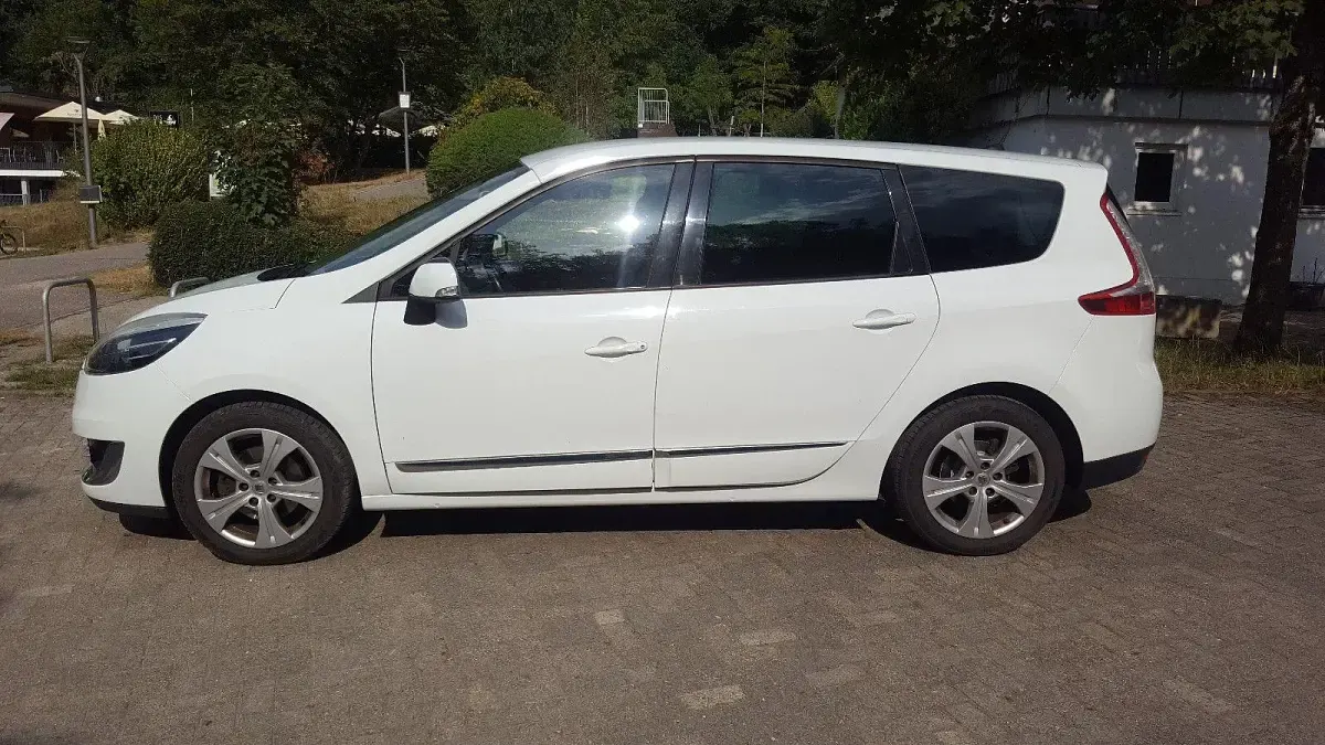 Gebraucht Renault Grand Scénic III 116 PS (85 kW) 2012 Weiß Van / Kleinbus