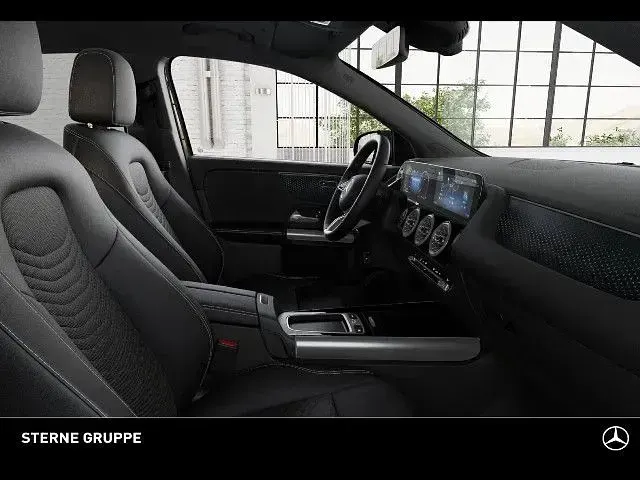 Gebraucht Mercedes GLA200 Progressive 150 PS (110 kW) 2026 Schwarz SUV