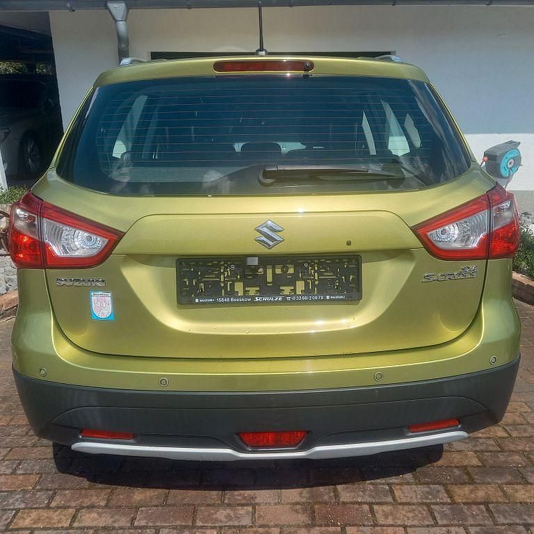 Andere außenfarben Gebraucht 2015 Suzuki SX4 S-Cross Comfort+ SUV | 11.900 € (Guter Preis) - Bild 1/4