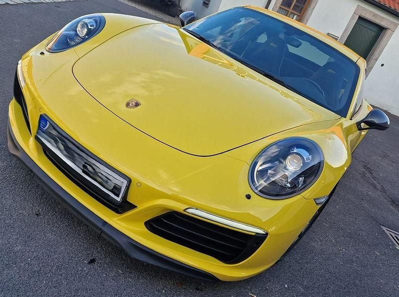 Gebraucht Porsche 911 Carrera 370 PS (272 kW) 2018 Gelb Coupé