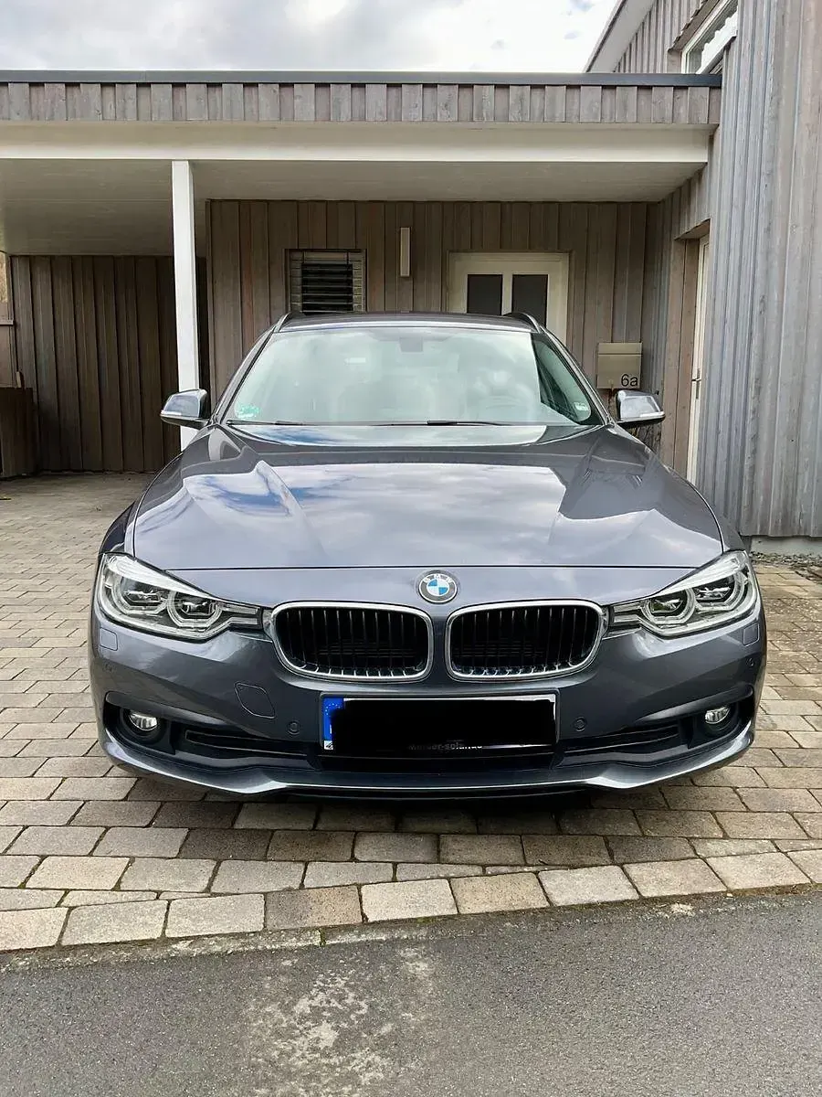 Gebraucht BMW 320 Comfort Edition 190 PS (139 kW) 2018 Grau Kombi