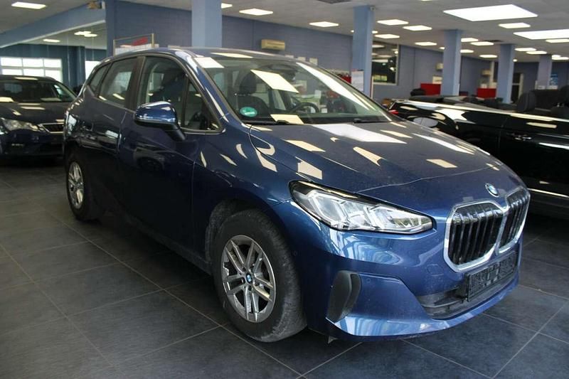 Phytonicblau metallic Gebraucht 2022 BMW 218 Limousine | 22.980 € (Guter Preis) - Bild 1/4