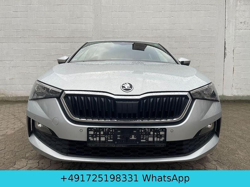 Silber Gebraucht 2020 Skoda Scala Style Kleinwagen | 12.500 € (Guter Preis) - Bild 1/4
