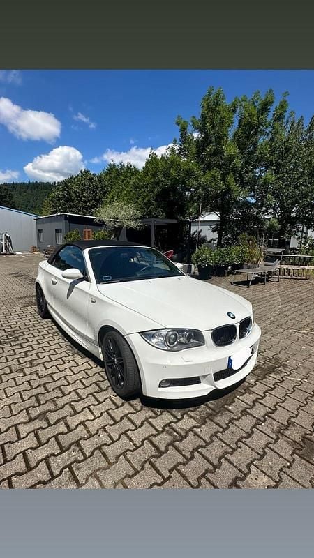 Weiß Gebraucht 2009 BMW 123 Cabriolet Cabrio | 6.190 € (Teuer) - Bild 1/4