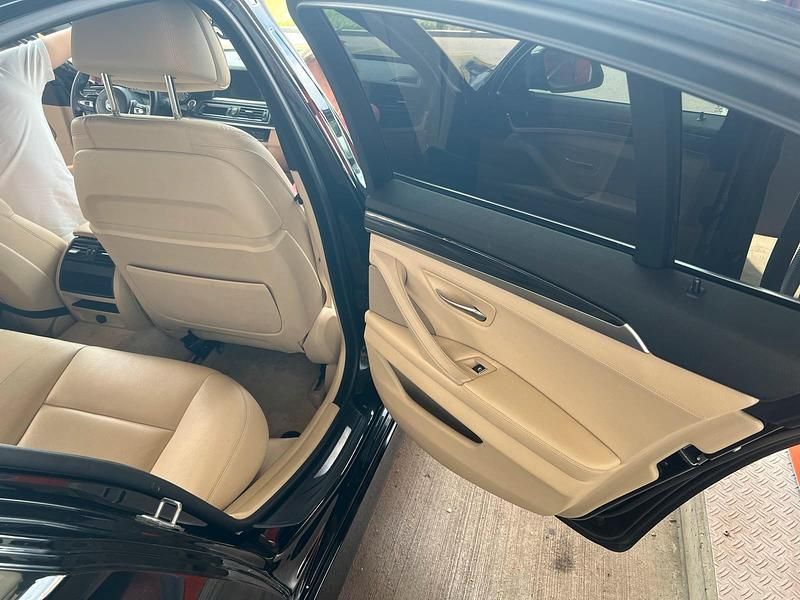 Second-hand BMW 520 190 CP (139 kW) 2016 Negru Berlinǎ