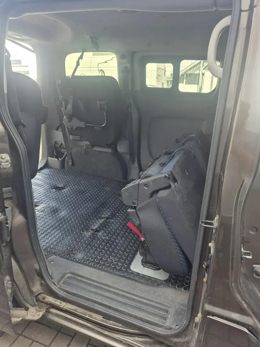 Gebraucht Nissan Evalia 2015 Braun Van / Kleinbus