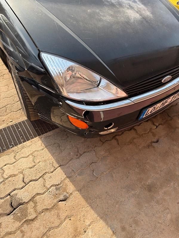 Gebraucht Ford Focus Ghia 115 PS (84 kW) 1999 Blau Kombi