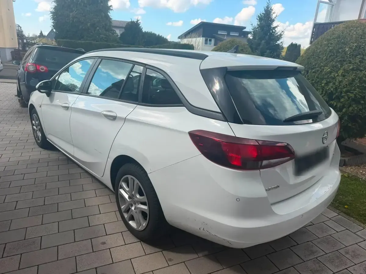 Gebraucht Opel Astra 136 PS (100 kW) 2017 Weiß Kombi