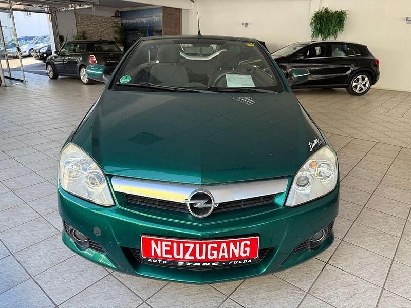 Grün Gebraucht 2006 Opel Tigra Enjoy Cabrio | 2.750 € (Fairer Preis) - Bild 1/4