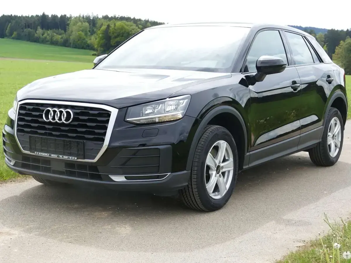 Gebraucht Audi Q2 Basis 116 PS (85 kW) 2018 Brillantschwarz SUV