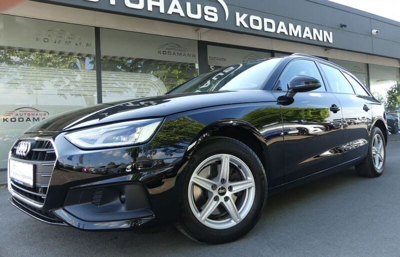 Brillantschwarz Gebraucht 2023 Audi A4 Sport Kombi | 23.950 € (Guter Preis) - Bild 1/4