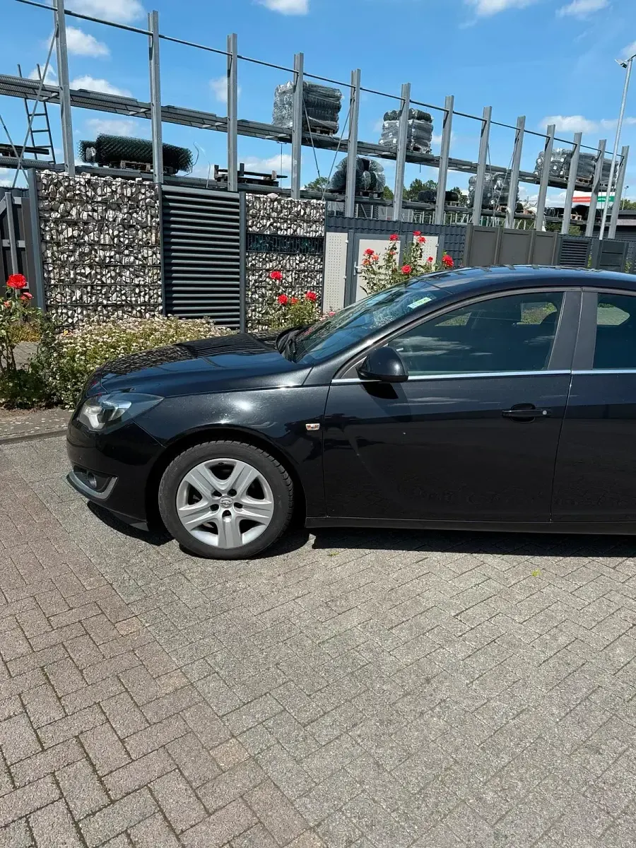 Gebraucht Opel Insignia 120 PS (88 kW) 2014 Schwarz Limousine